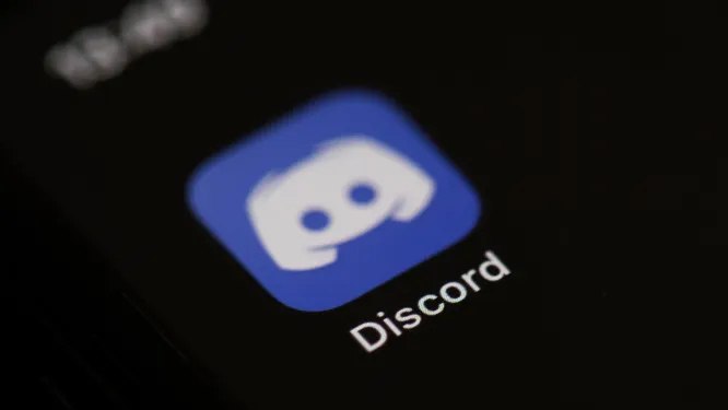 У Discord взломали подрядчика который как сторонний провайдер обслуживал техподдержку В результате утекли данные небольшого числа пользователей включая фото документов которые те загружали для проверки возраста пишет DTF Discord заверил что полные номера банковских карт и пароли не утекли vc ru services 2254208