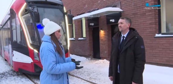 Утро пятницы вместе с программой Утро в Петербурге телеканала Санкт Петербург встретили в Трамвайном парке 7 самом современном трамвайном парке города и монопарке Здесь эксплуатируется подвижной состав одного производителя ПК ТС Недавно завершён контракт на поставку 111 вагонов которые в том числе поступили и в этот парк С корреспондентом пообщался главный инженер Трамвайного парка 7 Михаил Филатов   Смотреть getspb