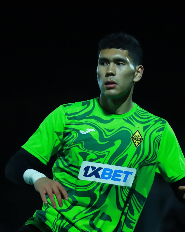 Кайрат провёл тренировку сразу после прибытия в Милан на матч Лиги чемпионов Алматинский клуб провёл вечернюю разминку после 12 часового перелёта из Казахстана Кайрат решил пройти адаптацию на тренировочном поле после прибытия в Милан Футболисты казахстанской команды провели лёгкую разминку Несмотря на долгий перелёт игроки улыбались Отметим что Кайрат и Интер проведут четвёртый матч общего этапа Лиги чемпионов Игра пройдет в ночь с 5 на 6 ноября в Милане и начнется в 01 00 по казахстанскому времени t me SPORTARENAKZ