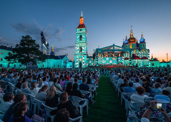 В Тобольске с 5 по 12 июля пройдёт XVI фестиваль «Лето в Тобольском кремле». Откроется смотр оперным гала-концертом с участием Ильдара Абдразакова и Тюменского филармонического оркестра.