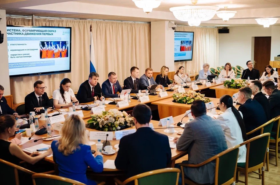 Все станут первыми! «Движение Первых» наметило планы до конца года Организация ставит перед собой амбициозную задачу: стать системообразующим общественно-государственным институтом воспитания и молодежной политики. «До конца текущего года мы охватим практически все школы, колледжи и вузы страны. Во всех 89 субъектах открыто более 51 тыс. первичных отделений», — прокомментировал Герой России, участник президентской программы «Время героев», председатель правления «Движения Первых» Артур Орлов. #молодежь Читать полностью Подписаться