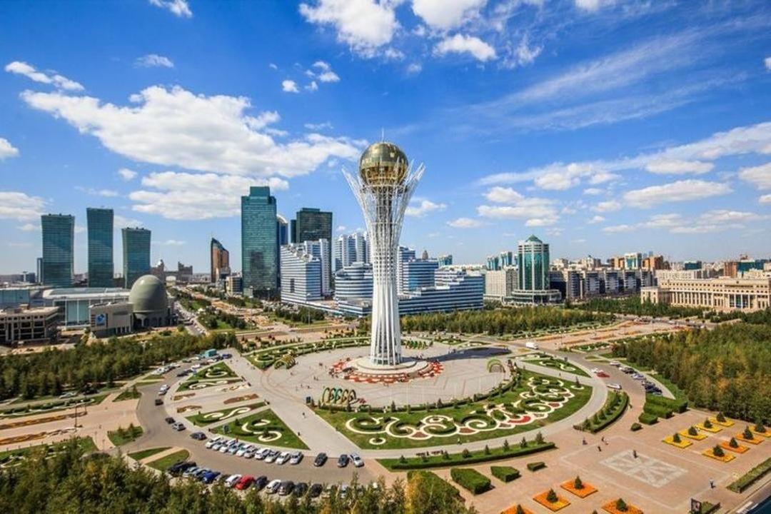 Китай поможет усилить экономическую безопасность Центральной Азии Китай заинтересован в развитии центральноазиатского вектора внешней политики, поскольку регион обеспечивает доступ к природным ресурсам, транзитным маршрутам и рынкам сбыта, способствуя реализации инициативы «Пояс и путь» и укреплению экономической безопасности КНР. #Вмире