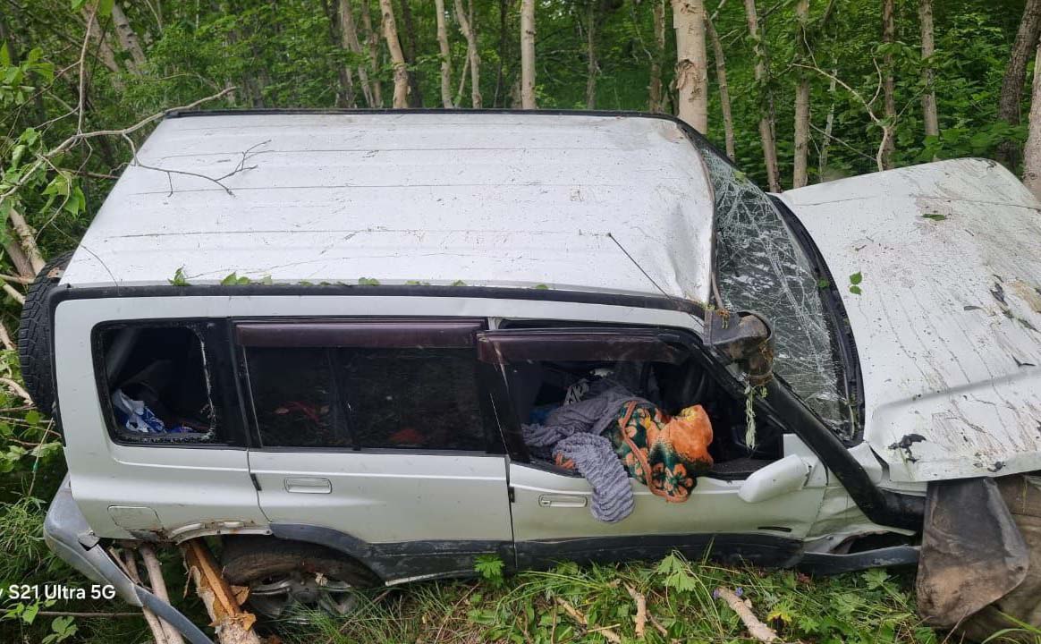 На Камчатке в перевернувшемся «Эскудо» серьезно пострадали два человека  Водитель отказался проходить тест на состояние опьянения  В краевом управлении Госавтоинспекции рассказали о двух авариях, в которых машины опрокинулись и пострадали люди. Подробности по ссылке: