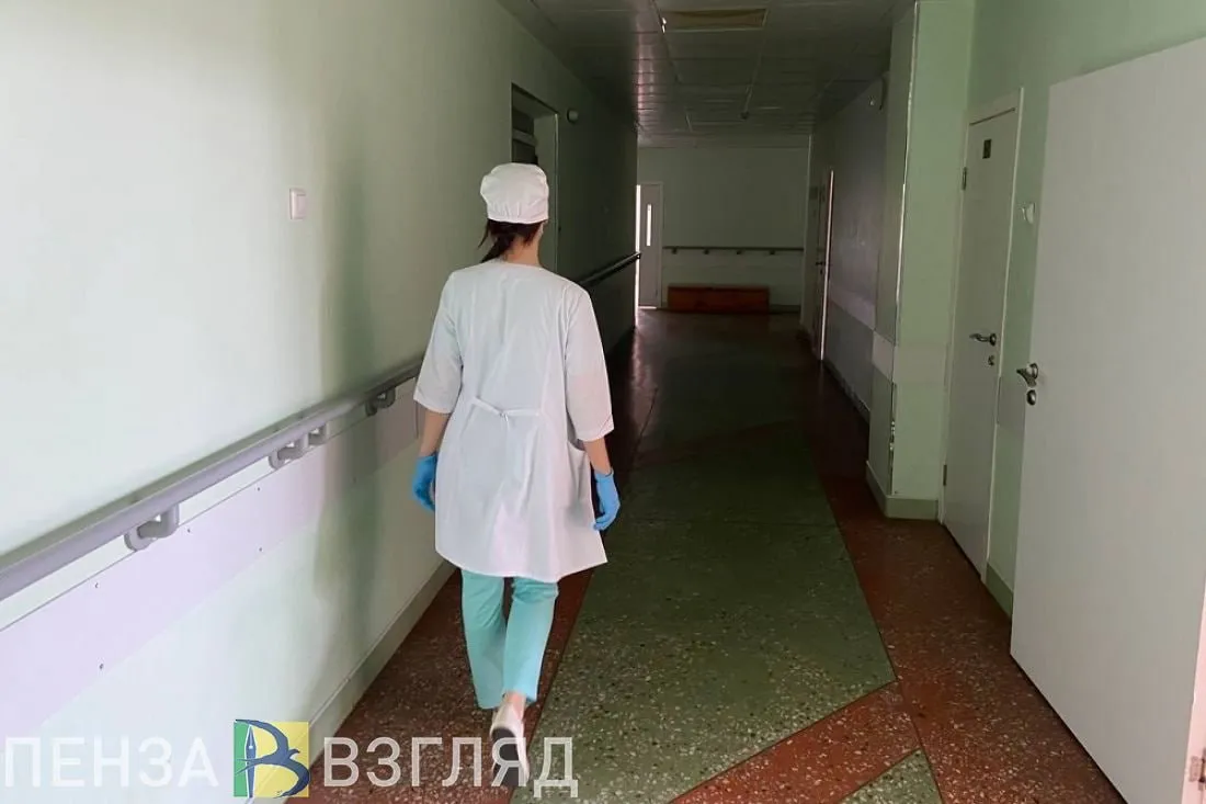 Пензенцам назвали болезни от которых будут чаще всего умирать в ближайшие годы В ближайшие 5 лет основными причинами смерти населения будут сердечно сосудистые эндокринные заболевания онкология Об этом сообщил академик РАН эпидемиолог и заместитель президента РАО Геннадий Онищенко Кардиология онкология эндокринология это три лидера которые дают смертность Из инфекций в ближайшие пять лет это грипп он один из ведущих и дальше будет У гриппа меняются штаммы это грипп А и Б но грипп будет на первом месте сообщил Геннадий Онищенко Грипп обостряет кардиологические заболевания и вызывает осложнения Эпидемиолог отметил что даже во время пандемии COVID 19 грипп наносил не меньше вреда пишет ТАСС Онищенко заявил что за 20 лет список болезней с высокой смертностью не изменился Чтобы не упустить главное подпишитесь на нас в МАХ