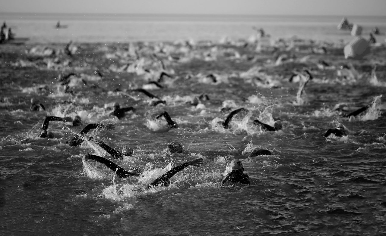 В воскресенье на IRONMAN Barcelona утонула спортсменка из Санкт-Петербурга Елена Смирнова.  В данный момент проводится сбор средств на доставку тела домой. Номер сестры, Натальи Валерьевны, по которому можно перевести деньги: +79115277039