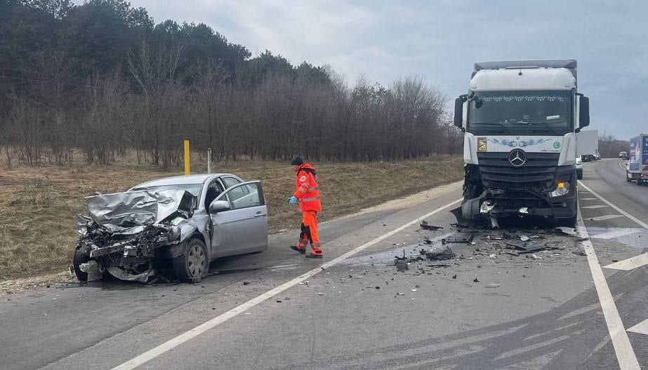 За первые два месяца этого года произошло всего 240 дорожно-транспортных происшествий, в результате которых погибли 24 человека. Это самый низкий показатель за последние девять лет. По крайней мере, так утверждают в Генеральном инспекторате полиции. Согласно статистике, наибольшее число аварий за аналогичный период было зарегистрировано в 2017 году  359 , а рекордное количество смертей – в 2018 году  54 .