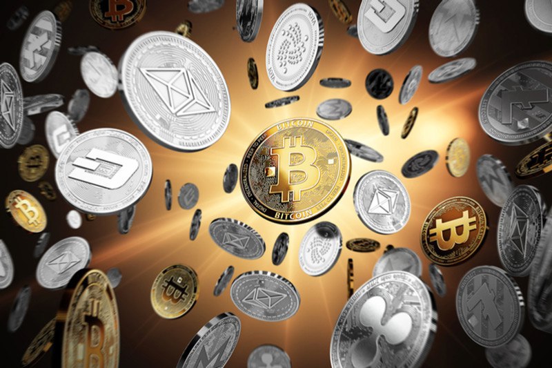 Белый дом изучает возможность добавления биткоинов в госрезервы Советник администрации США Бо Хайнс подтвердил намерение включить биткоины в национальные резервы, подчеркнув необходимость разработки прозрачного законодательства для защиты инвесторов. Пока точные объемы государственного владения биткоинами не раскрыты, но планируется официальное сообщение в дальнейшем. США стремятся стать лидером в формировании официальных криптовалютных резервов.