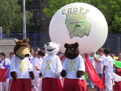 30-е областные сельские спортивные игры принимал Малоярославец В Малоярославце 7 июня прошли XXX областные летние сельские игры. На стадионе "Юность" собрались свыше полутора тысяч участников и болельщиков со всей Калужской области. Открыли игры парадом спортивных коллективов, историческим представлением и зажением олимпийского огня. Почетные гости пожелали спортсменам бодрого настроения и успешных соревнований.