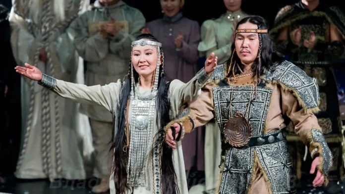 Театры Якутии представят свое искусство в регионах России В рамках Года единства народов России объявленного президентом страны Владимиром Путиным и в соответствии с Всероссийским гастрольно концертным планом четыре якутских театра примут участие в федеральных программах Большие гастроли и Мы Россия В этом году на участие в программе Большие гастроли поступило 402 заявки от театров страны а в программу Мы Россия 102 заявки от национальных коллективов Президент страны Владимир Путин ранее отмечал что многообразие культур является одним из самых больших достояний России Подробнее читайте по ссылке Фото sakha gov ru yk24 ru в MAX Telegram ВК VK Видео