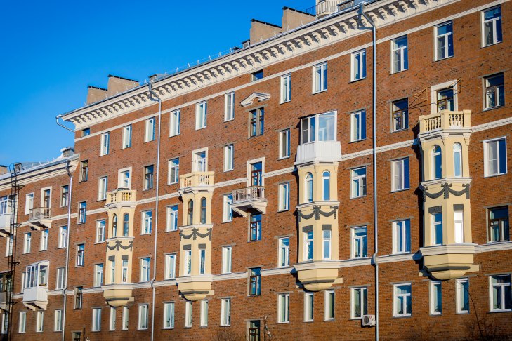 Фасады 114 зданий в Новосибирске покрасят в исторические цвета Паспорта фасадов для 210 зданий утвердили в Новосибирске В 2026 году 114 фасадов жилых домов капитально отремонтируют Подробнее ДОМ Подписаться на наш канал в MAX