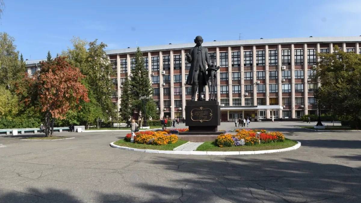 Сотрудник АлтГТУ обнаружен мертвым в аудитории Заведующего лабораторией без признаков жизни обнаружили 22 октября сообщает Катунь 24 Расследованием несчастного случая занимается Гострудинспекция На данный момент выясняются причины произошедшего ТОЛК ТОЛК в Мах