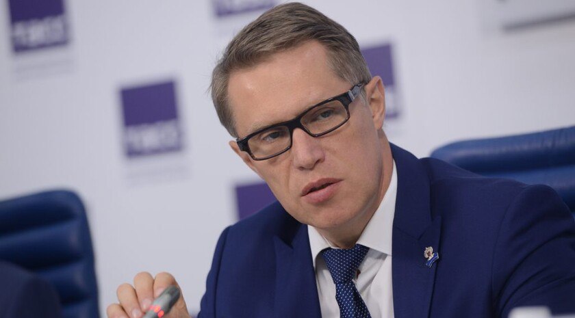 Глава Минздрава РФ: почти 85% поступивших в продажу лекарств созданы в России «Практически 85% зарегистрированных препаратов за последние три года — отечественные. По итогам 2024 года на один зарегистрированный лекарственный препарат сегодня мы тратим в 3,5 раза меньше, чем 4 года назад. На одно медицинское изделие для доступа на рынок мы тратим в два раза меньше, чем соответственно в предыдущий период», — заявил глава Минздрава РФ Михаил Мурашко на сессии ПМЭФ. Фото: Министерство здравоохранения РФ , VK и ОК и читайте новости на нашем сайте