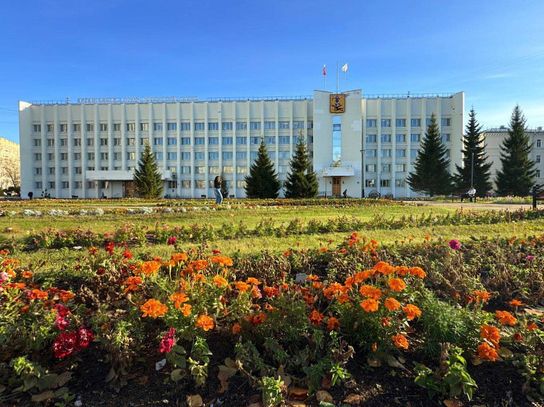 Названы два кандидата на пост главы Архангельска В Архангельскую городскую Думу губернатором внесено предложение о кандидатурах на пост главы столицы Поморья Выдвинуты два претендента действующий глава Архангельска Дмитрий Морев и руководитель муниципального предприятия Горсвет Александр Гурьев Причём система избрания градоначальника претерпела изменения