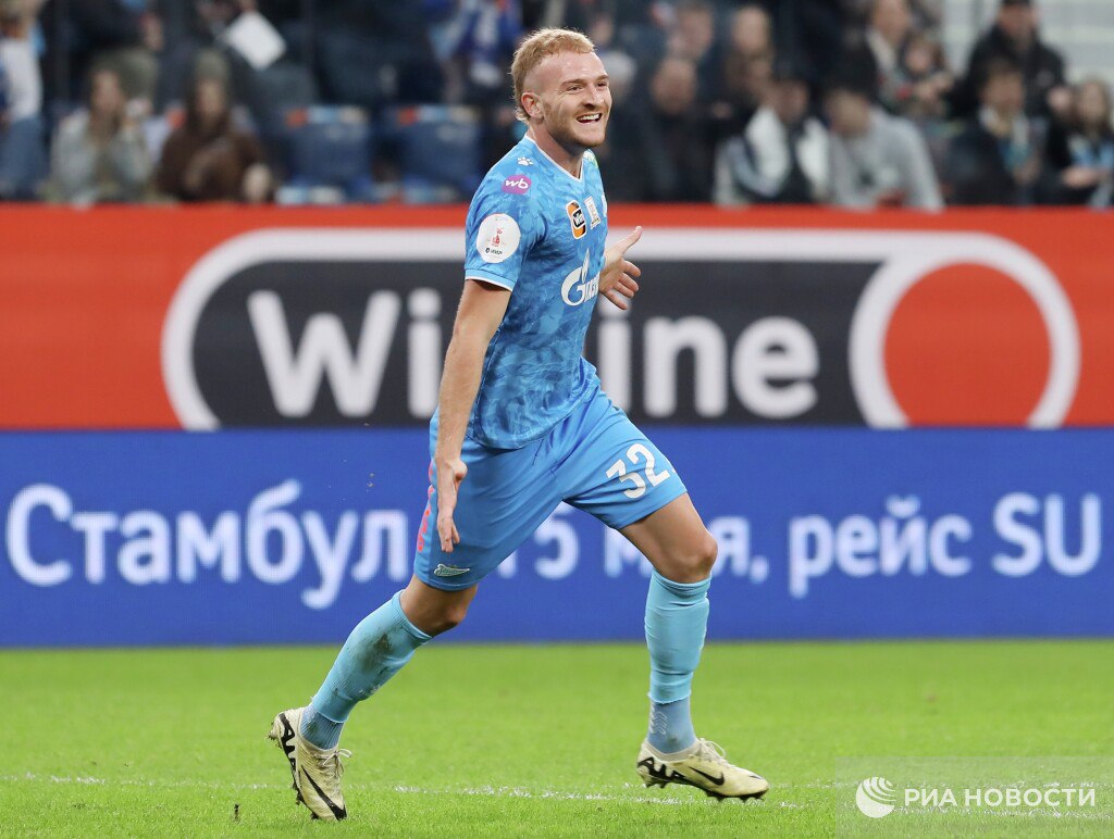 Агент Лусиано Гонду опроверг интерес к игроку со стороны ЦСКА По этому поводу нет никакого предложения сказал РИА Новости агент игрока Густаво Гони Гонду выступает за Зенит с августа 2024 года Подписывайтесь на РИА Новости Спорт в MAX