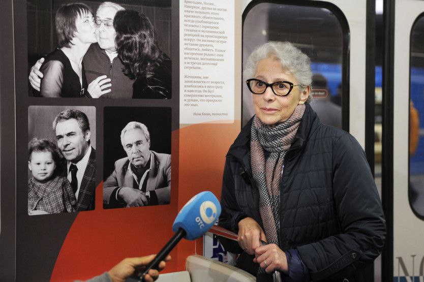 Тематический вагон поезда презентовали в Новосибирске в честь столетнего юбилея создателя Новосибирского академического симфонического оркестра Арнольда Каца. На открытии «музея на колесах» побывала дочь прославленного дирижера.  На станции «Площадь Гарина-Михайловского» Новосибирского метрополитена 17 сентября состоялась презентация нового брендированного вагона поезда к 100-летию дирижера Арнольда Каца. Экспозиция подготовлена Музеем города Новосибирска на основе материалов Новосибирской государственной филармонии и включает редкие фото, цитаты, факты о жизни дирижера.  Например, пассажиры тематического вагона смогут узнать, кто из известных музыкантов мира были учениками Арнольда Каца, каким он был в студенческие годы и где давал свои первые концерты. Подробнее по ссылке: