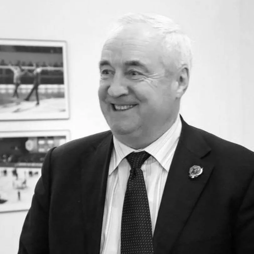 Чемпион Европы по боксу Петр Галкин скончался на 68 м году жизни сообщила пресс служба Федерации бокса России Выражаем глубокие соболезнования родным близким друзьям и всем кто знал и ценил этого выдающегося человека Светлая память о Петре Юрьевиче Галкине навсегда останется в наших сердцах говорится в заявлении Галкин вошел в сборную СССР в 1977 году В 1980 м стал чемпионом Советского Союза а в 1983 году первым в истории Южного Урала чемпионом Европы по боксу За спортивную карьеру Галкин провел около 400 боев Федерация бокса России