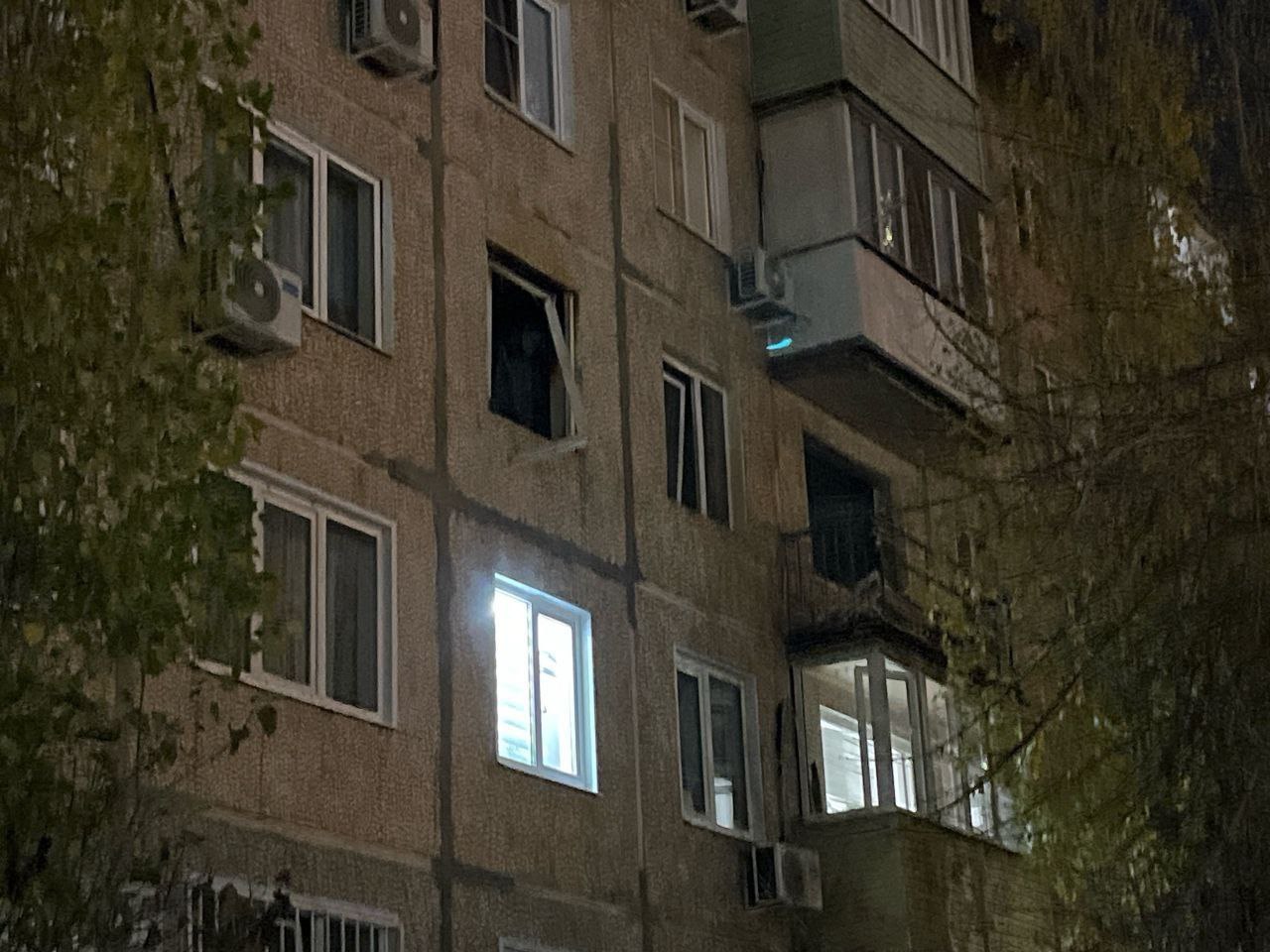 Взрыв самогонного аппарата в квартире в Камышине ранил троих человек один из них скончался Подписаться на РИА Новости