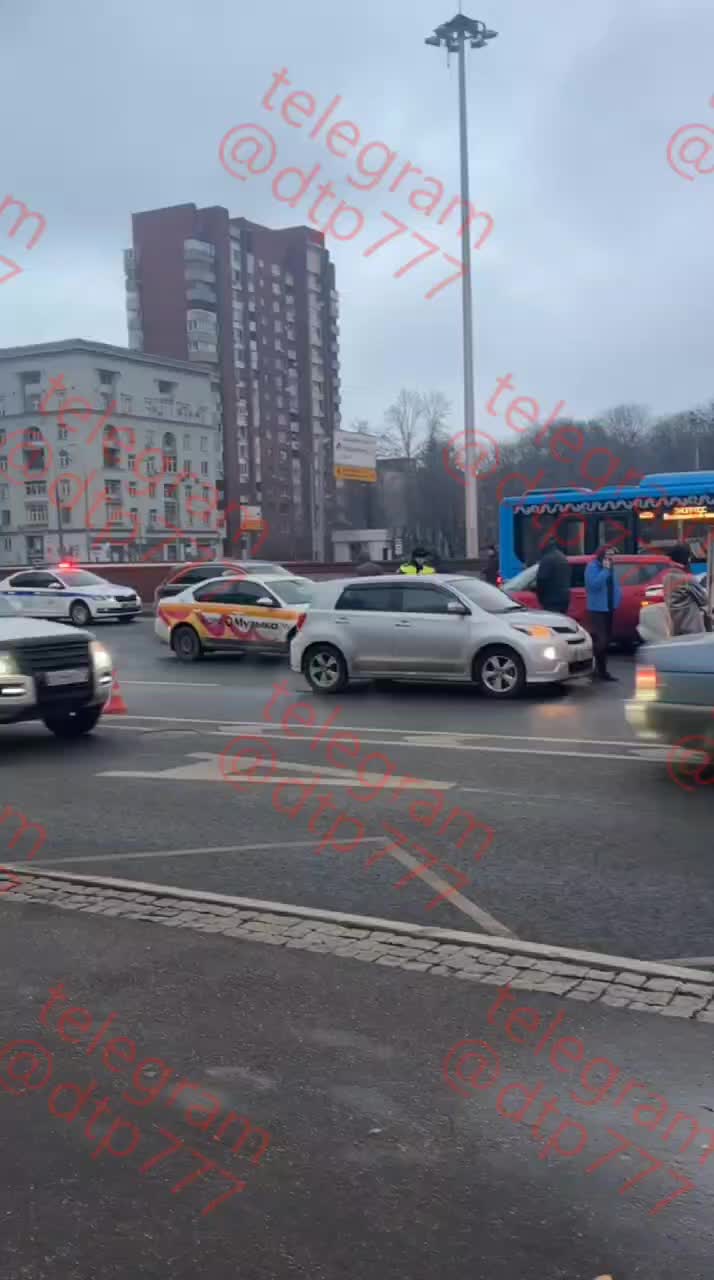 Популярные междугородние автобусы связывают Москву и Новомосковск, запускаются новогодние экскурсии в Новосибирске