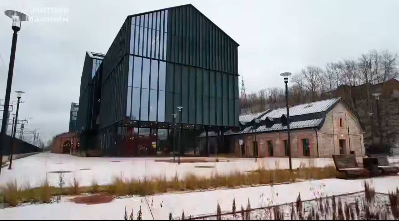 Завершилось строительство нового здания Пермской художественной галереи Новое здание Пермской художественной галереи получило заключение о соответствии требованиям и проектной документации Об этом сообщил губернатор Дмитрий Махонин в своем telegram канале Площадь объекта превышает 20 тыс кв м почти в семь раз больше прежних помещений Это позволит расширить постоянную экспозицию и показать произведения которые ранее не выставлялись Центральным разделом станет коллекция Пермских богов rbc perm