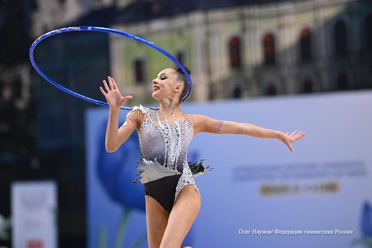 Гимнастки России выступят на AEON Cup турнире FIG Мария Борисова Ульяна Янус и Ксения Савинова примут участие в клубном чемпионате мира Гимнастки выступят в нейтральном статусе на AEON Cup 2025 который пройдет с 10 по 13 октября в Токио Будут представлять клуб Небесная грация Оригинал здесь Фото Олег Наумов Также предварительно заявлены США Украина Италия Венгрия Израиль Австрия Канада Южная Корея Сингапур Швейцария Таиланд Чехия Республика Финляндия Бельгия Малайзия Румыния Люксембург Япония имена появятся позже