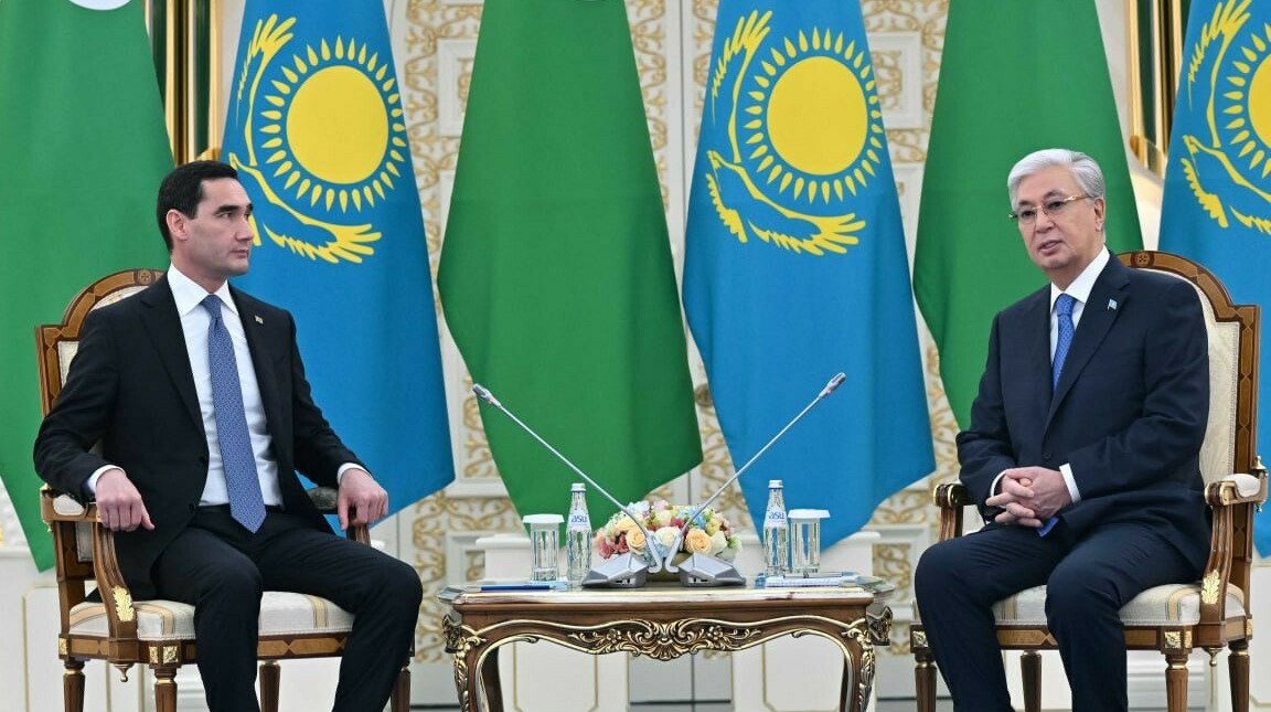 Казахстан и Туркменистан укрепляют стратегическое партнёрство Президент Казахстана Касым Жомарт Токаев провел переговоры с главой Туркменистана Сердаром Бердымухамедовым в рамках его государственного визита в Астану передает ArbatMedia Прислать новость