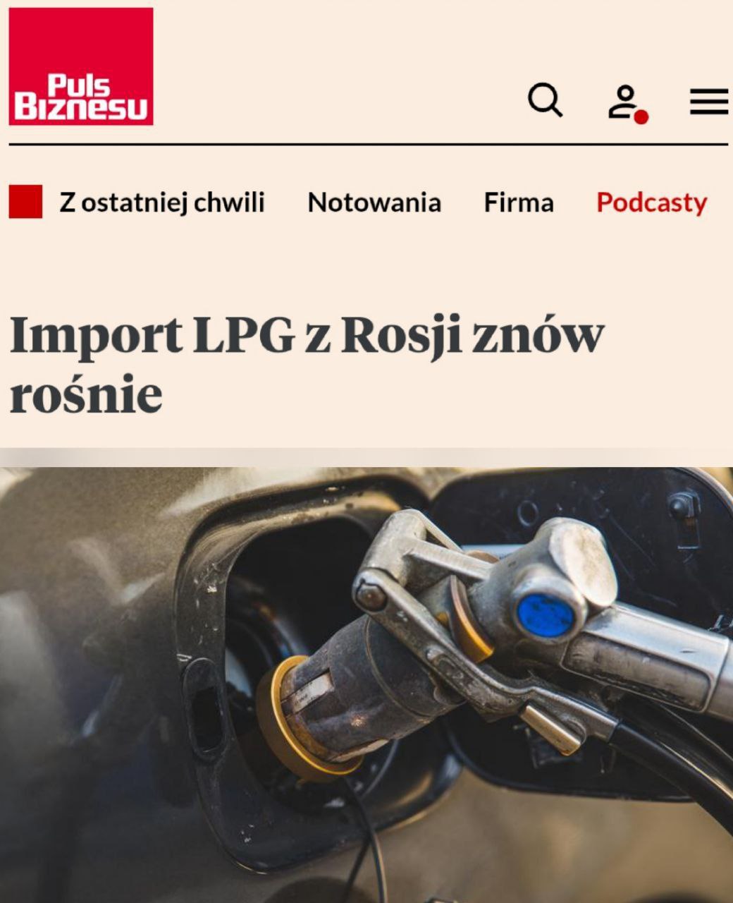 «Импорт сжиженного газа из России снова растет»: Польша запретила себе покупать российский газ - и теперь закупает больше всех в Европе, на полмиллиарда евро в год. «Польша является самым крупным импортером российского сжиженного газа среди других государств Евросоюза. В 2023 году в Польшу из РФ поступило 1,2 млн тонн сжиженного газа, что составило 45,8% всех поставок этого сырья в страну. С января по октябрь 2024 года расходы Польши на покупку российского сжиженного газа составили около 2 млрд злотых примерно 500 млн долларов . Поставки российского газа продолжаются, несмотря на введенный в декабре 2024 года запрет на импорт газа из России. Это происходит из-за того, что запрет не распространяется на фракции сжиженного газа, которые используются в нефтехимической промышленности. В Польше их смешивают с пропаном и продают потребителям на АЗС»