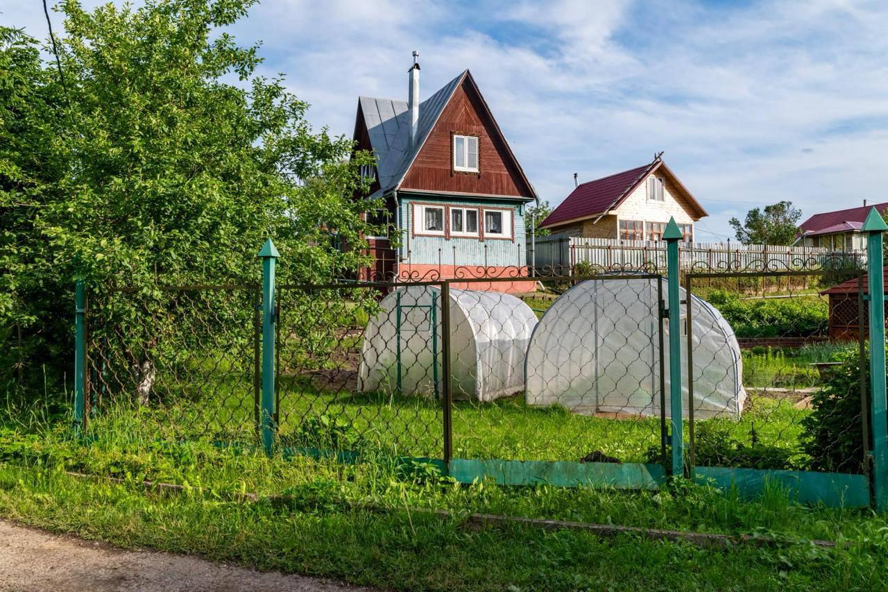 Маткапитал в Петербурге предложили использовать для подключения домов к сетям  Подключение жилых и садовых домов в Петербурге и Ленобласти к инженерным сетям могут обеспечить за счёт средств маткапитала, с такой инициативой выступил депутат Денис Четырбок.  За счёт средств регионального маткапитала уже обеспечили газификацию домов. Он отметил, что речь идёт о подключении жилых и садовых домов, расположенных в Петербурге и Ленобласти, к сетям электро-, водоснабжения и водоотведения.  Фото: Тихонов Михаил