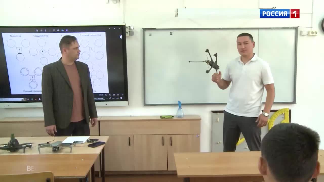 Уфа: Школьники осваивают авиацию благодаря гранту Росмолодёжи
