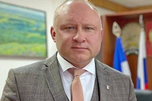 Павел Трапезников покинул должность главы Мишкинского района Башкирии. Чиновник поблагодарил коллег и жителей за совместную работу и поддержку. Также он пожелал району дальнейшего процветания и благополучия. Трапезников отметил, что за время его руководства в районе было реализовано множество значимых проектов, направленных на улучшение качества жизни населения. Пост он занимал шесть лет. Подписаться Прислать новость