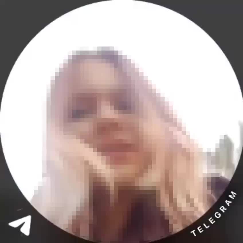 Полиция проводит проверку после видео с 15-летней школьницей, исполняющей песню на кладбище