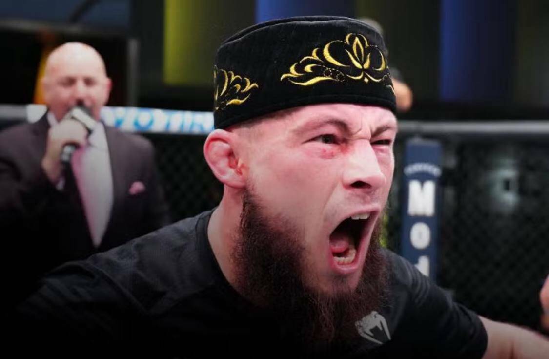Первый татарин из UFC больше не в UFC что будет дальше с Фахретдиновым Накануне стало известно что боец смешанных единоборств ММА Ринат Фахретдинов и первая мировая бойцовская организация UFC прекратили сотрудничество По каким причинам Абсолютный бойцовский чемпионат не захотел продлевать контракт с 34 летним спортсменом и к какой лиге примкнет самый титульный боец из Татарстана в материале ТИ Спорта Читать полностью