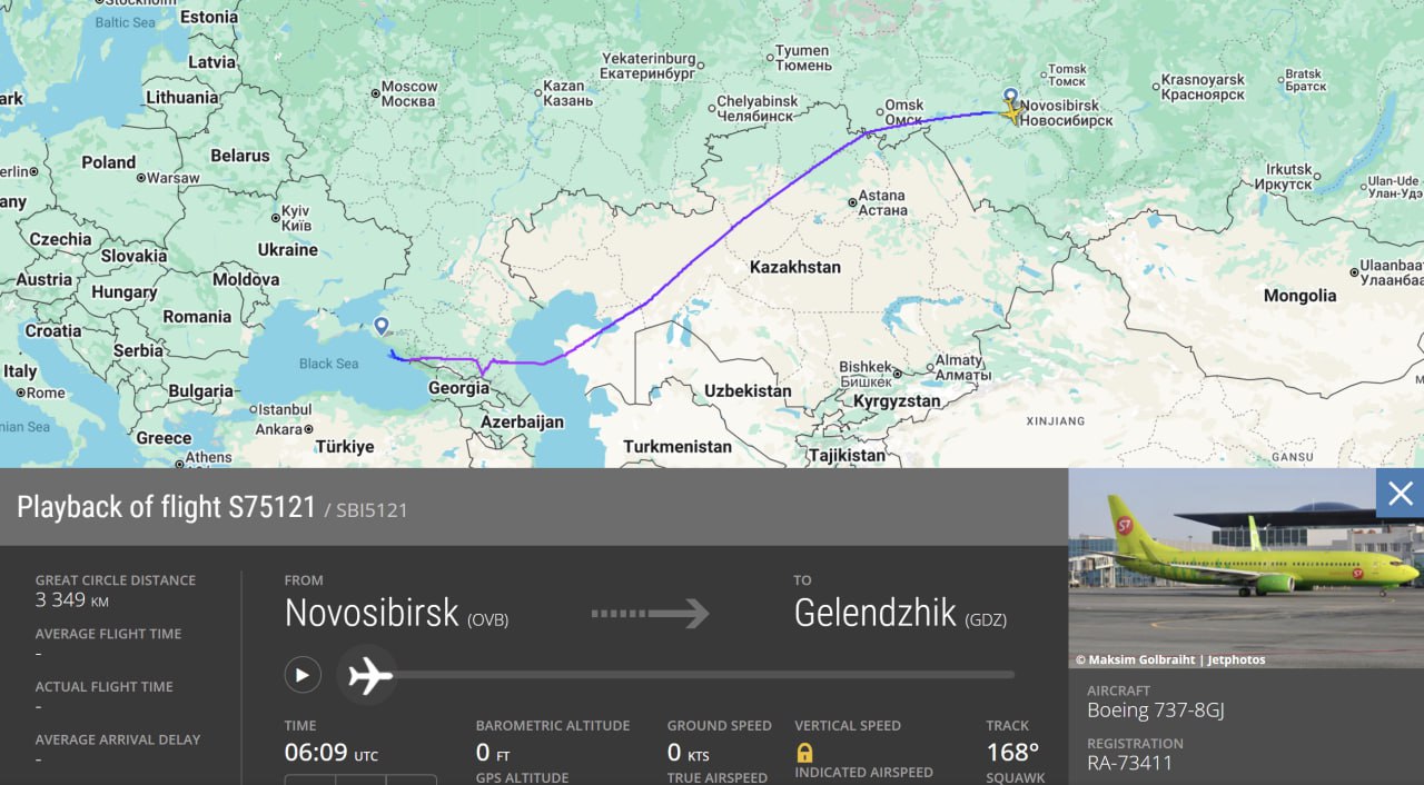 S7 Airlines возобновила прямое авиасообщение между Новосибирском и Геленджиком   S7 Airlines сегодня совершила первый регулярный рейс по маршруту Новосибирск — Геленджик после почти четырехлетнего перерыва. Самолет Boeing 737-800 доставил к черноморскому побережью 172 пассажира.    Геленджик становится оптимальной точкой для путешествий по южному региону России. Всего в получасе езды находится Новороссийск, также доступнее станут путешествия в Анапу и Крым, а дорога до Краснодара займет вдвое меньше времени, чем из Сочи — всего около двух часов.  Полеты из Новосибирска в Геленджик будут выполняться дважды в неделю — по понедельникам и четвергам, а с сентября — по вторникам и пятницам. Время в пути — 5 часов 25 минут.