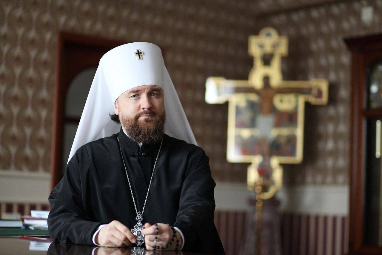 В Русской Православной Церкви назвали миграцию одним из главных вызовов для России. Проблема с мигрантами наряду с СВО и низкой рождаемостью угрожает будущему страны, ее «нельзя замалчивать», заявил митрополит Воскресенский Григорий. Иностранцы без должного уважения относятся к российским религиозным и культурным традициям и совершают большое количество преступлений, отметил он. «Будем надеяться, что законы будут приняты на общегосударственном уровне, чтобы наши граждане не страдали от тех, кого мы называем мигрантами», — сказал управделами Московской патриархии.