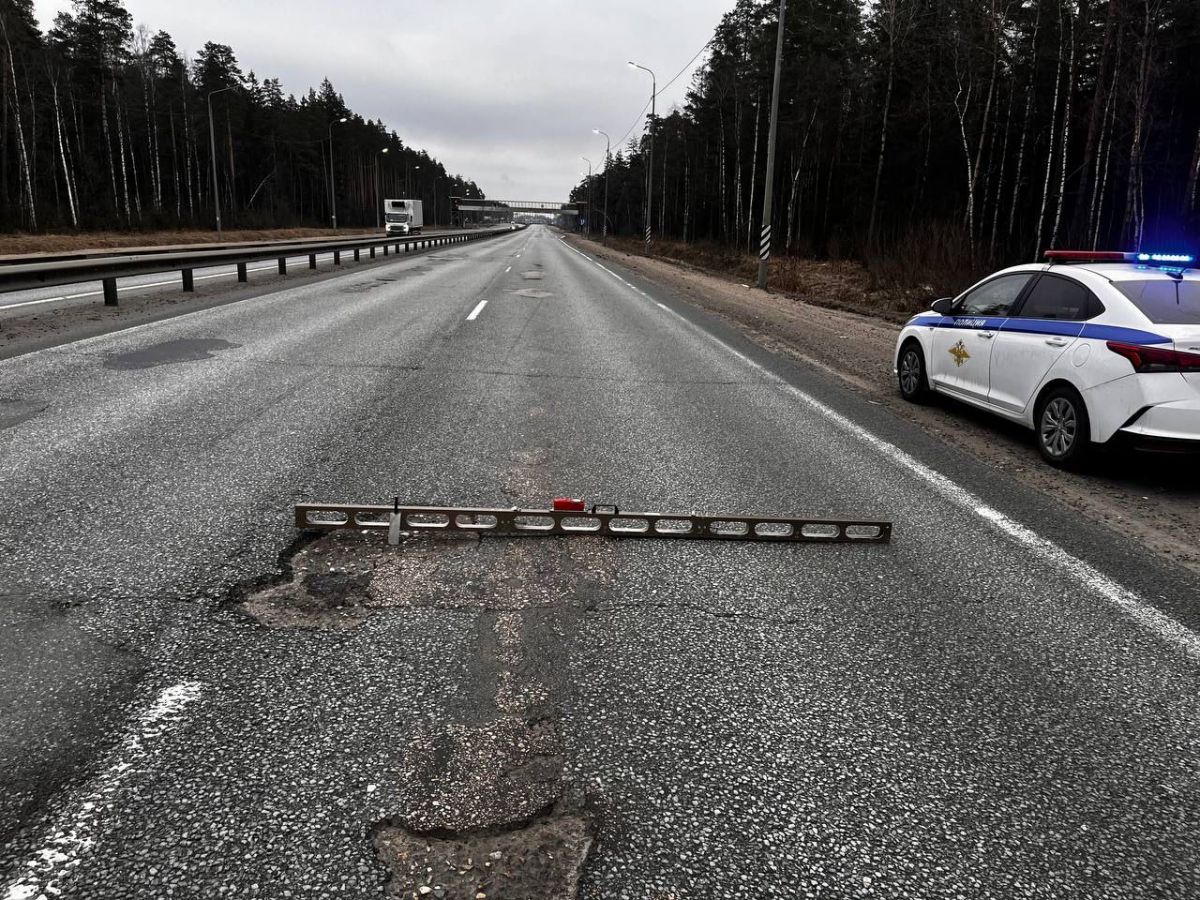 Во Владимирской области на трассе М-7 выявлены многочисленные выбоины    Во Владимирской области на трассе М-7 выявлены многочисленные выбоины. Восстановление дорожного полотна началось только после возбуждение дела об административном правонарушении.  ↗  Прислать новость   Подписаться