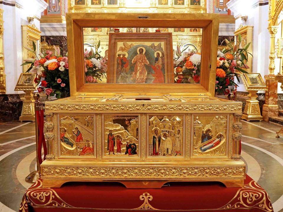 10 августа в село Дмитровское Красногорского округа привезут крупнейшую в России частицу мощей святителя Николая Чудотворца. Святыня будет доступна для поклонения верующим в рамках традиционного пешего паломничества, сообщили в администрации округа. Поклониться святыне можно будет также в храме святителя Николая на Николиной Горе до 14:00, после чего ковчег вернут в село Дмитровское.