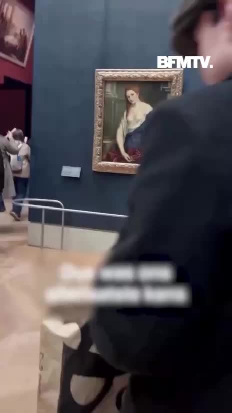 Пранкеры разместили картину из Lego в Лувре, обойдя охрану музея