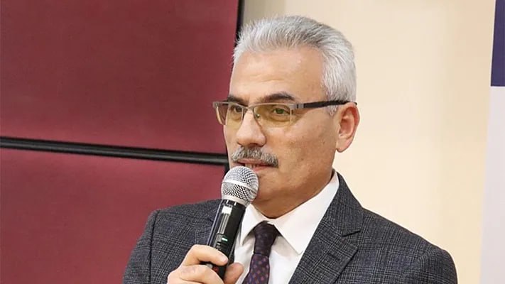 Глава азербайджанской диаспоры Подмосковья Эльшан Ибрагимов лишён гражданства РФ. В ближайшее время он будет выдворен из страны на родину Сам он уверяет, что не знает, с чем это связано и обещал высказаться на этот счёт уже после возвращения в Азербайджан.