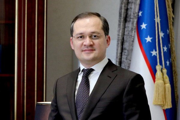 Комил Алламжонов назначен советником посланником Узбекистана в США Комил Алламжонов назначен советником посланником Узбекистана в США   English O zbek tilida Ўзбек тилида На русском iOS Android