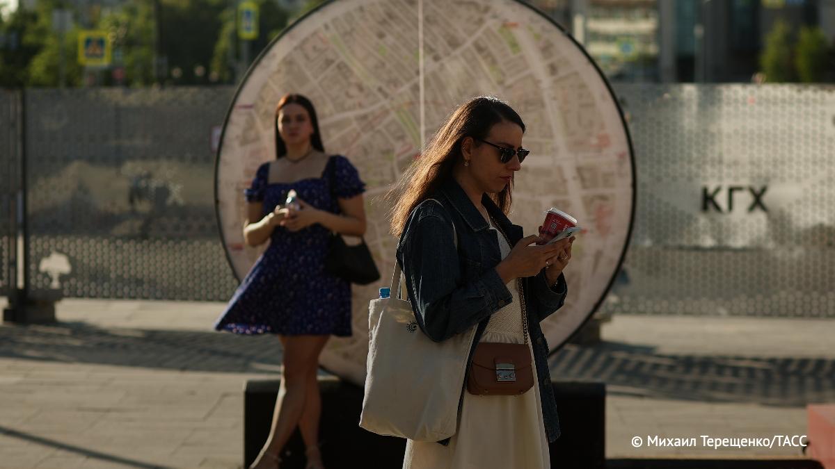 Температура воздуха в Москве 29 мая стала самой высокой с начала года и превысила 28 градусов. Об этом сообщил ведущий специалист центра погоды "Фобос" Михаил Леус. / Москва