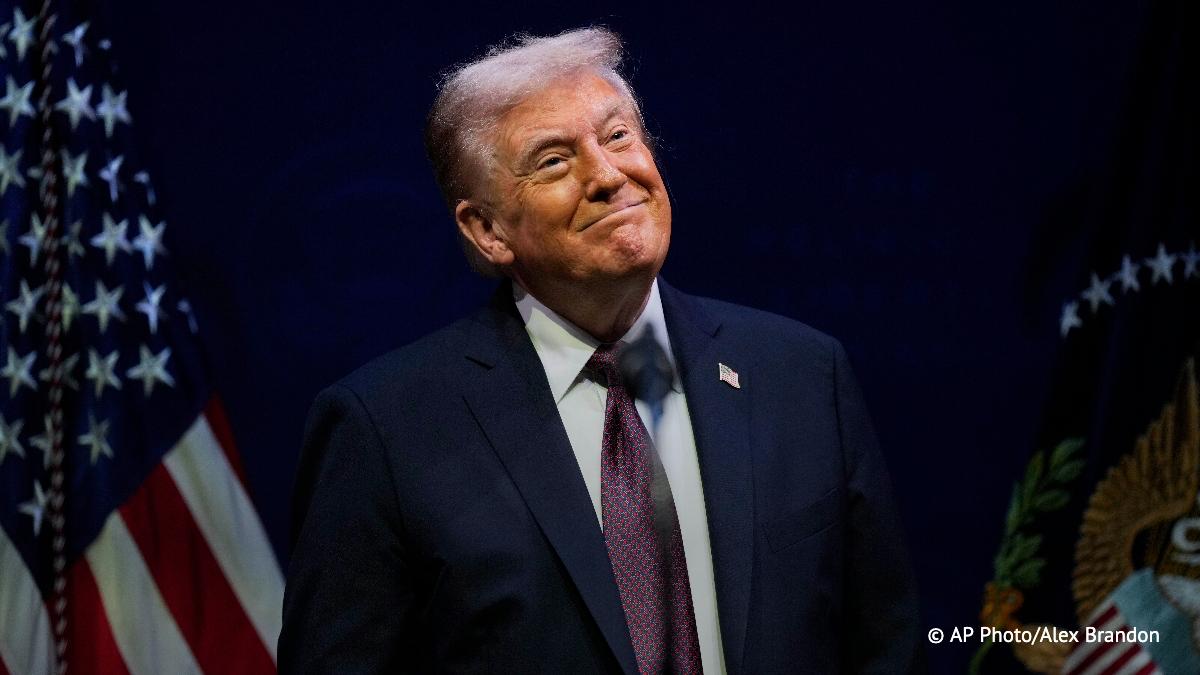 Трамп сообщил что прошел медобследование и сдал тест на оценку когнитивных способностей Президент США заявил что у него отличное здоровье и он правильно ответил на 100 вопросов теста Он также отметил что ни один другой президент или предыдущий вице президент не согласились пройти это обследование