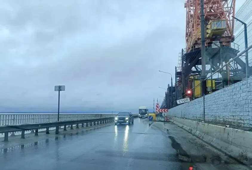 Внимание водители на дамбе Нижегородской ГЭС снова будут вводить ограничения движения Проезд будут перекрывать в период с 22 по 24 апреля с 21 00 до 03 00 на 120 минут через каждые полчаса  Не загружается фото Читайте нас в MAX   max ru moynizhny