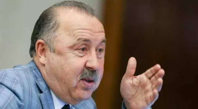 Валерий Газзаев может сенсационно вернуться в Динамо 71 летнего специалиста ждут на руководящей должности Иван Карпов Бывшего наставника ЦСКА рассматривают как основного кандидата на пост гендиректора или председателя совета директоров клуба