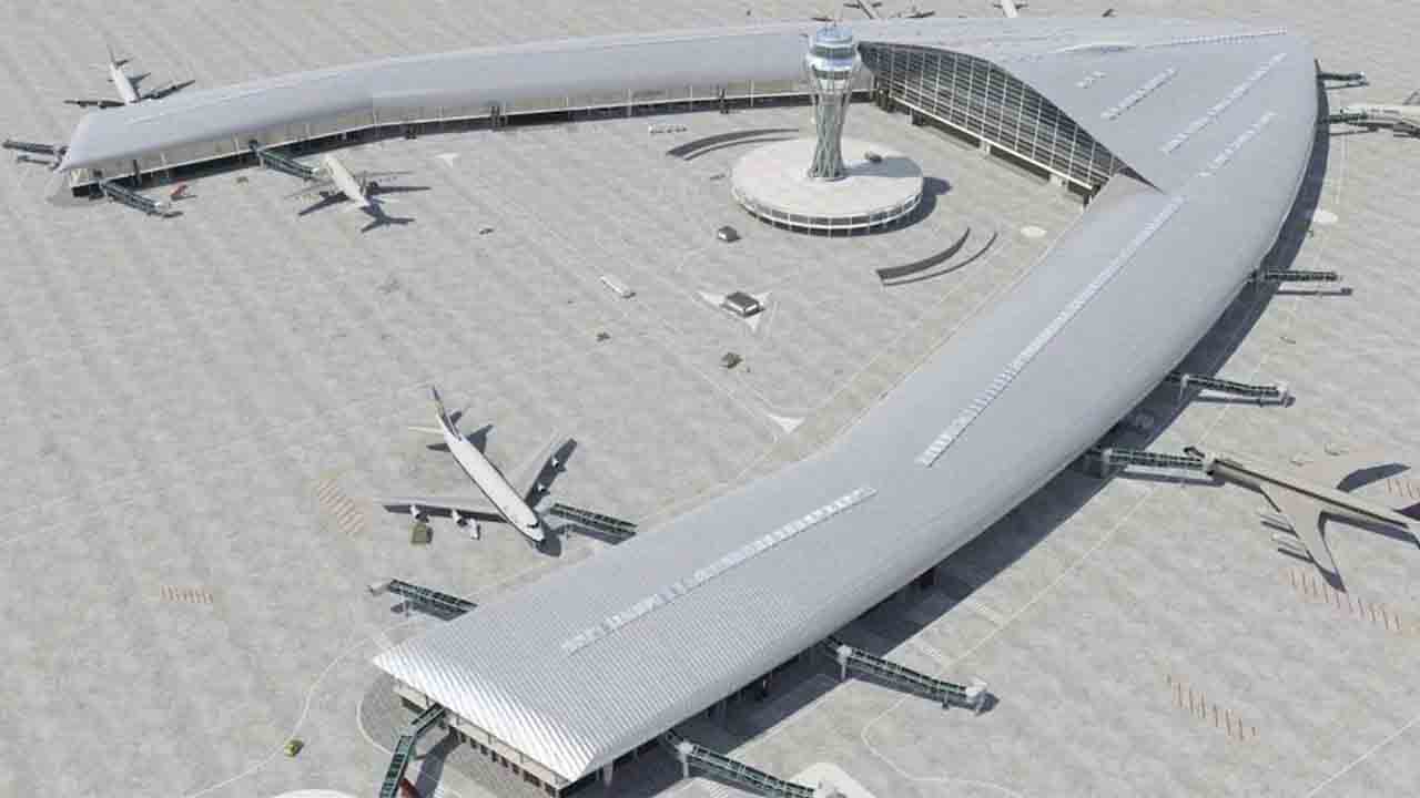 Барселону ждёт крупнейшее расширение аэропорта El Prat вложат 3 миллиарда евро Компания Aena вложит 3 миллиарда евро в модернизацию аэропорта Эль Прат имени Жозепа Тарраделласа Это почти четверть всех инвестиций в аэропорты Испании на 2027 2031 годы Проект включает реконструкцию терминалов T1 и T2 удлинение взлётно посадочной полосы и строительство нового спутникового терминала Цель довести пропускную способность до 90 рейсов в час и превратить El Prat в устойчивый международный хаб Но проект уже вызывает споры Сторонники бизнес часть правительства и турсектор считают его стратегическим рабочие места новые маршруты рост влияния Барселоны Противники экологи соседи и каталонские левые говорят об уничтожении природной зоны La Ricarda росте туристического давления и нарушении климатических целей Барселона Аэропорт Экология