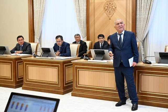 Президент обсудил с Узбекнефтегазом планы по увеличению добычи газа до 70 млн кубометров в сутки Президент Узбекистана Шавкат Мирзиёев ознакомился с презентацией посвящённой дальнейшим задачам и планам акционерного общества Узбекнефтегаз   English O zbek tilida Ўзбек тилида На русском iOS Android