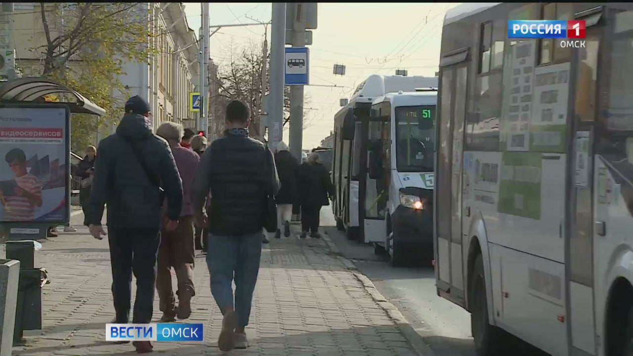 В Омске запланировали ремонт 12 остановок.  Мэр города Сергей Шелест сообщил, что до конца августа в мэрии должны отремонтировать остановочные пункты и тротуары, ведущих к ним. 12 остановок попадут под программу обновления:    «Улица Звёздная» в направлении Лукашевича,    «Берёзовая роща»,    «Студенческая» в направлении Туполева,    «улица Петрова»,     «Школьная»,    «Кинотеатр «Космос» в направлении П. Осминина,    «Столовая» в направлении П. Осминина,   «Дворец творчества»,   «улица Чернышевского»,    «улица Куйбышева»,    «Школа №30» на 4-й Челюскинцев и XXII Партсъезда.  Подписаться Написать в редакцию