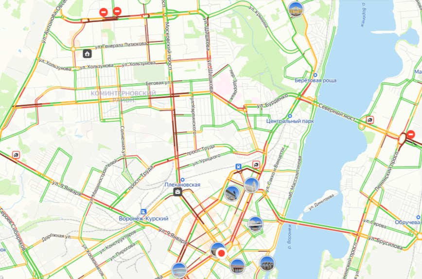 На улицах Воронежа вновь 8-балльные пробки вечером пятницы  Сильнее всего движение затруднено на улицах Кольцовской, Плехановской, 9 Января, Шишкова, Фридриха Энгельса, 20-летия Октября, Моисеева, проспекте Труда, Ленинском, Московском проспектах.