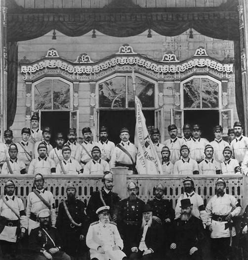 25 июня 1827 года в Пензе учреждена пожарная охрана. Это была организация под названием «Пензенская войсковая пожарная команда» Она разместилась в доме по ул. Троицкой, 21 ныне ул.Кирова . Создание этой организации было вызвано той необходимостью, что в Пензе дома были, в основном, деревянные. Мелких пожаров в городе происходило до 300 в год, а крупных — до двух десятков. Наиболее крупные пожары в Пензе были в 1836, 1839, 1858 и 1901. В эти годы выгорала значительная часть г. Пензы. С 1870 г. пожарная команда находилась в ведении городской управы. Поделиться с нами новостью Подписаться