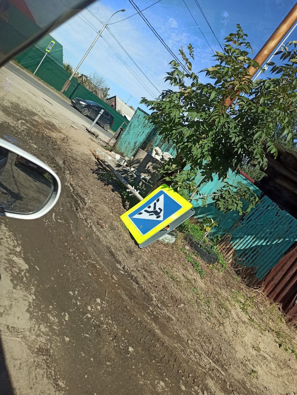 Здравствуйте Когда в районе Горького по ул Донская появится разметка на дороге Хотя бы пешеходного перехода На фото Донская Мичурина Знак не восстановили после работ водоканала Разметки нет А летом на данном перекрестке чуть не сбили ребенка