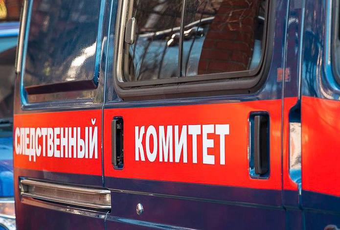 Житель Мелитополя обвиняется в публичных призывах к осуществлению террористической деятельности Первым отделом по расследованию особо важных дел следственного управления Следственного комитета Российской Федерации по Запорожской области продолжается расследование уголовного дела о публичных призывах к осуществлению террористической деятельности с использованием средств массовой информации ч. 2 ст. 205.2 УК РФ . Преступление было раскрыто при взаимодействии сотрудников УФСБ России по Запорожской области. По версии следствия, 24 июня 2023 года 36-летний житель Мелитополя с целью призыва к осуществлению террористической деятельности, используя мобильный телефон, со своей личной страницы в одном из сообществ в социальной сети оставил комментарий, в котором призывал к насильственным действиям в отношении граждан Российской Федерации. В ходе допроса мужчина признал вину, ему предъявлено обвинение. По ходатайству следователя СК России в отношении фигуранта избрана мера пресечения в виде заключения под стражу. Следователем продолжается комплекс следственных действий, направленных на завершение предварительного расследования уголовного дела.