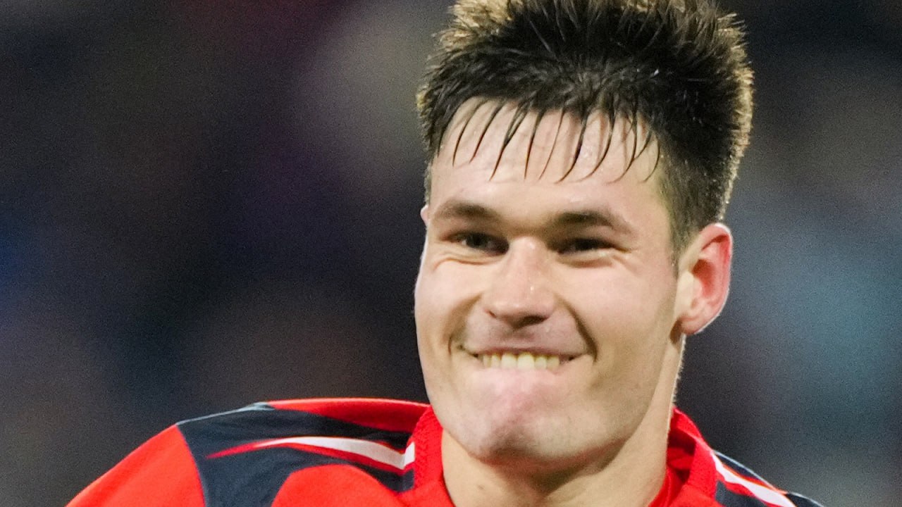 ЦСКА объявил о переходе нападающего Артема Шуманского в Крылья Советов на правах аренды до конца сезона 2025 26 Договор между клубами не подразумевает опцию выкупа